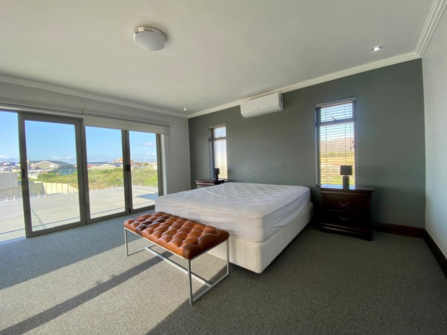 7 Bedroom Property for Sale in Gansbaai Central Western Cape